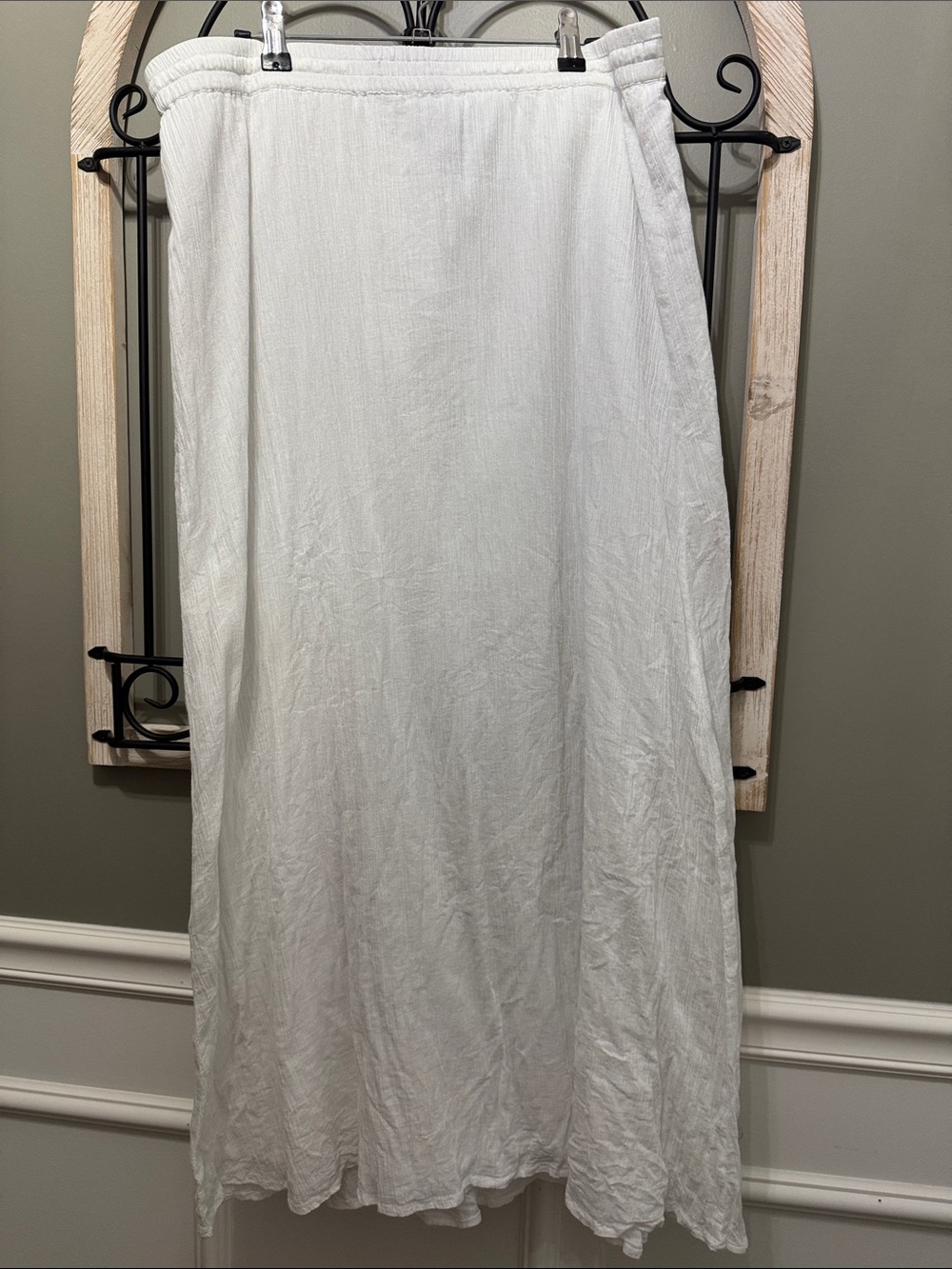 GAP White Flowing Maxi Skirt L